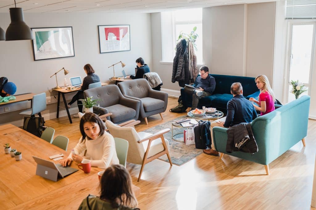 Professionnels en pause durant leur formation linguistique à Londres